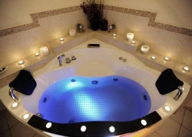 צימר הדרים, במקום פסטורלי ומבודד נמצא לו ספא הדרים הממוקם במושב סתריה ליד רמלה, רחובות, נס ציונה. צימרים וסוויטות ברמה גבוהה עם שירות ויחס חם.