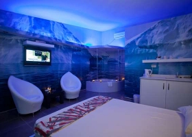 ריגושים- כשמו כן הוא, ריגושים זהו מקום השוכן בבית עריף, צמוד לשוהם, נתב