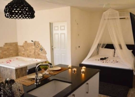 חדש!! במושב שקט ליד פרדס חנה, קיסריה וזכרון יעקב בין חדרה לחיפה מחכה לכם צימר איכותי ומאובזר בריהוט יוקרתי. האירוח דיסקרטי ותשלום ללא מפגש.