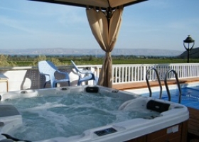 בקתות האגם צימרים במגדל להשכרה לפי שעות ובמחירים אטרקטיביים במיוחד, בפינה שקטה ובאזור מבודד ופסטורלי - היכנסו עכשיו