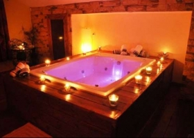 חדרים לפי שעה בקרית טבעון . מתחשק לכם רגע של נחת? רגע ביחד? מחפשים חדרים לפי שעה בקרית טבעון? סוויטת היער בקריית טבעון - 2 יחידות אירוח רומנטיות ומעוצבות